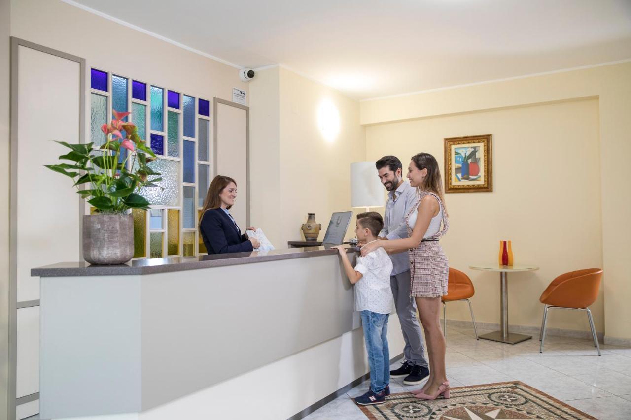 Lu' Hotel Maladroxia SantʼAntìoco 외부 사진
