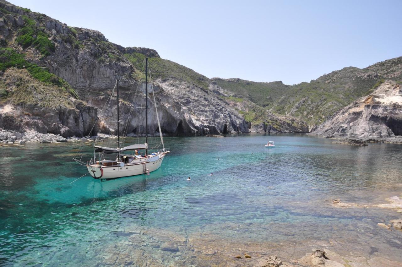 Lu' Hotel Maladroxia SantʼAntìoco 외부 사진