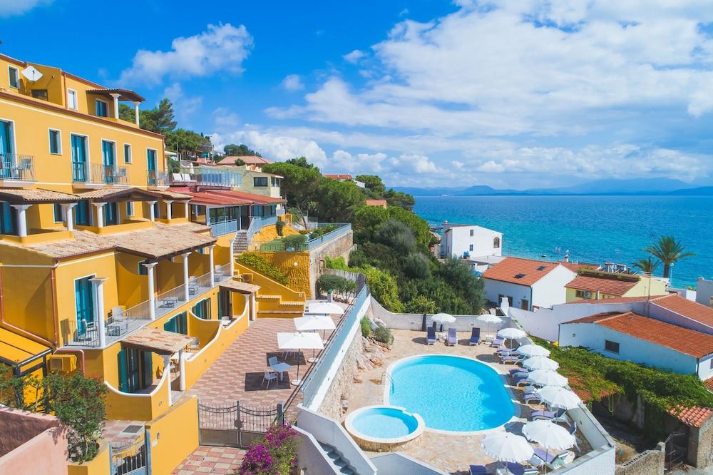 Lu' Hotel Maladroxia SantʼAntìoco 외부 사진